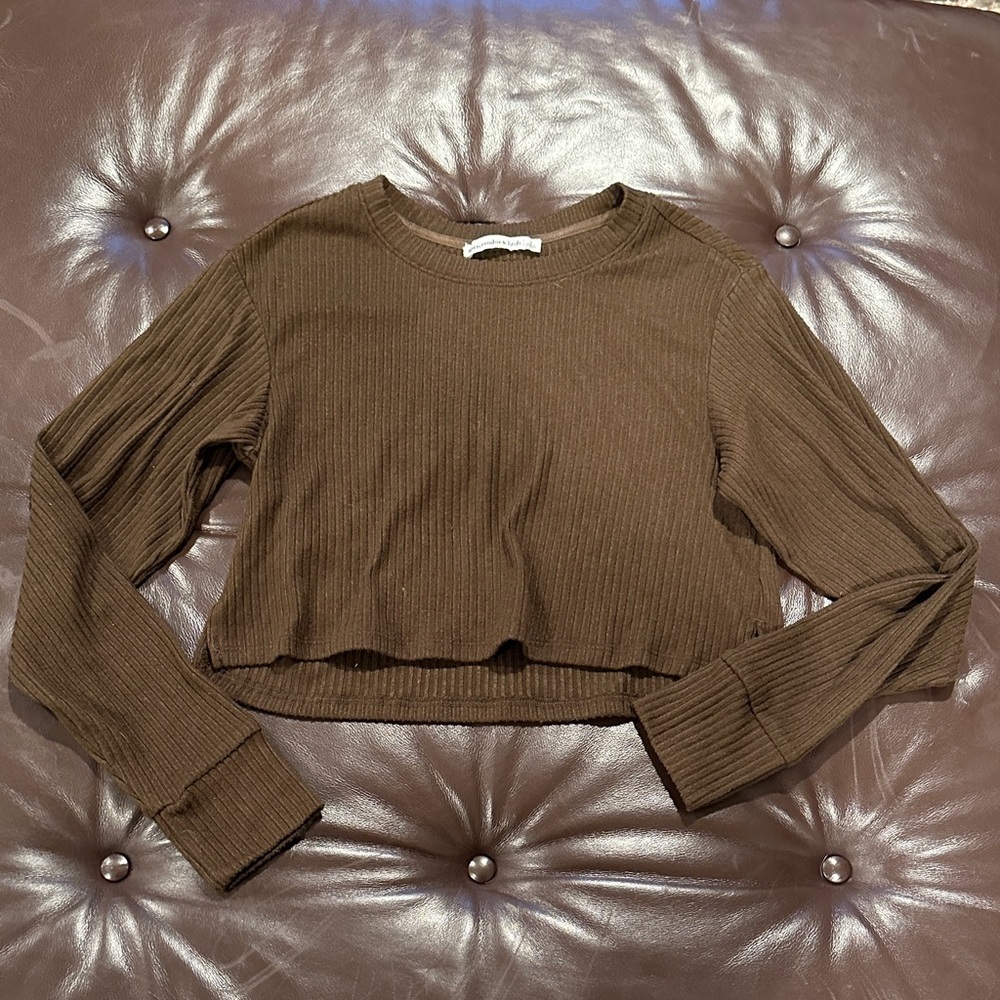 Abercrombie & Fitch Chocolate Ribbed Crop Top